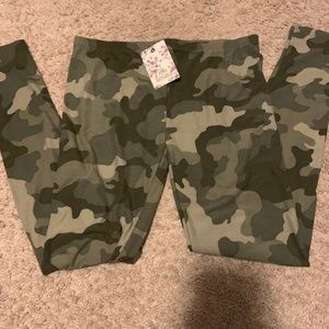 Camo leggings